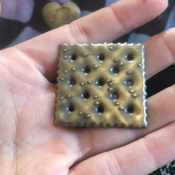 ✨🆕BNWOT!Mixed RPDR Queens Enamel Pins! From Tour!Super cute,RARE, &unique! ✨ - Picture 8 of 13